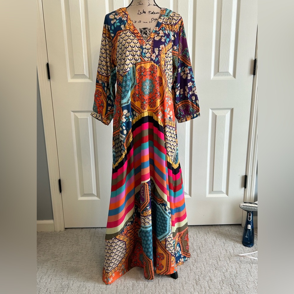 Colorful v-neck boho Maxi Dress nwt